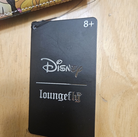 Disney Loungfly Pocahontas Wallet - Picture 6 of 7